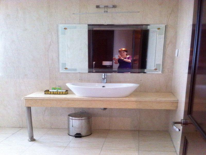 Long Anh Hotel ダナン市 エクステリア 写真